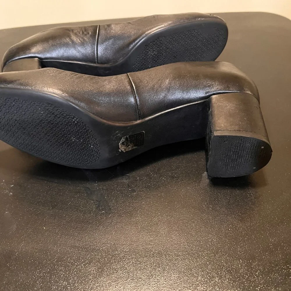 Troy Burch size 10 black heel pumps
